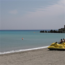 Geniet van de zee en het strand tijdens een watersportactiviteit op Rhodos